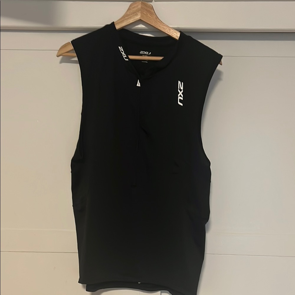 2XU Jet Black Athletic Sleeveless Shirt